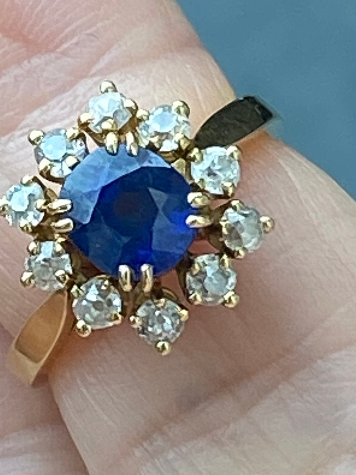 Bague marguerite en or 18 carars saphir et diamants, Bijoux, Sacs & Beauté, Bagues, Enlèvement, Comme neuf, Or, Or