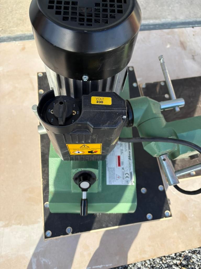 Entraîneur de toupie pour machine à bois – 4 rouleaux – 230V, Bricolage & Construction, Outillage | Autres Machines, Utilisé, Enlèvement