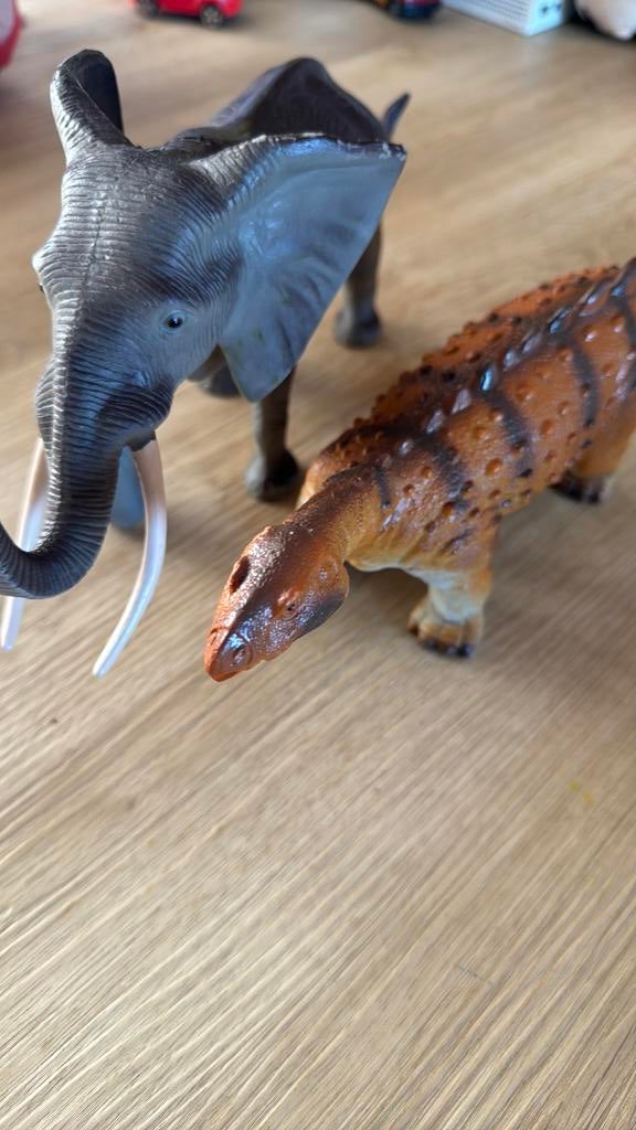 Dino en olifant, Ophalen, Zo goed als nieuw
