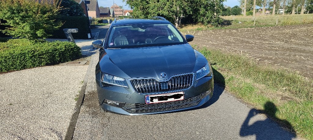 Automatique L&K Skoda Superb 1.8TSI, option complète 2017, Cuir, Achat, 1800 kg, 1520 kg