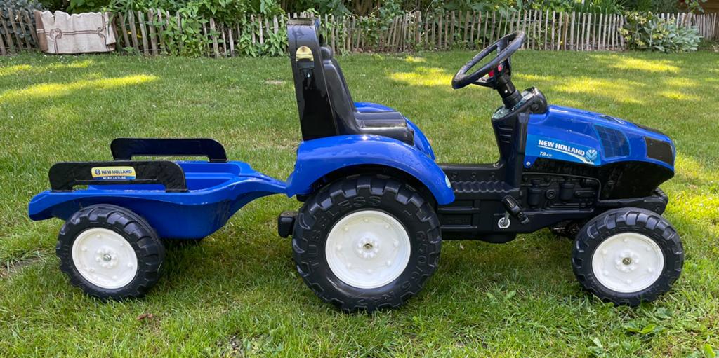 Traptractor New Holland met aanhangwagen, Ophalen, Zo goed als nieuw