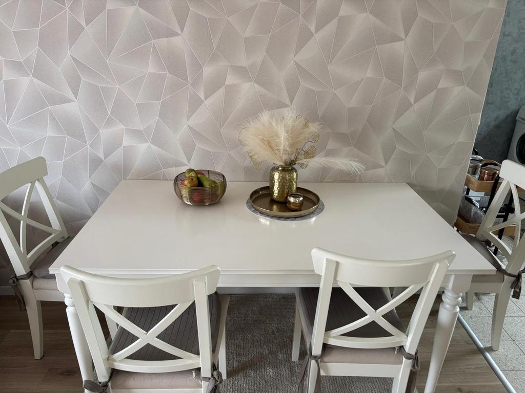 Tafel met 4 bijpassende stoelen, Huis en Inrichting, Tafels | Eettafels, Ophalen, Zo goed als nieuw