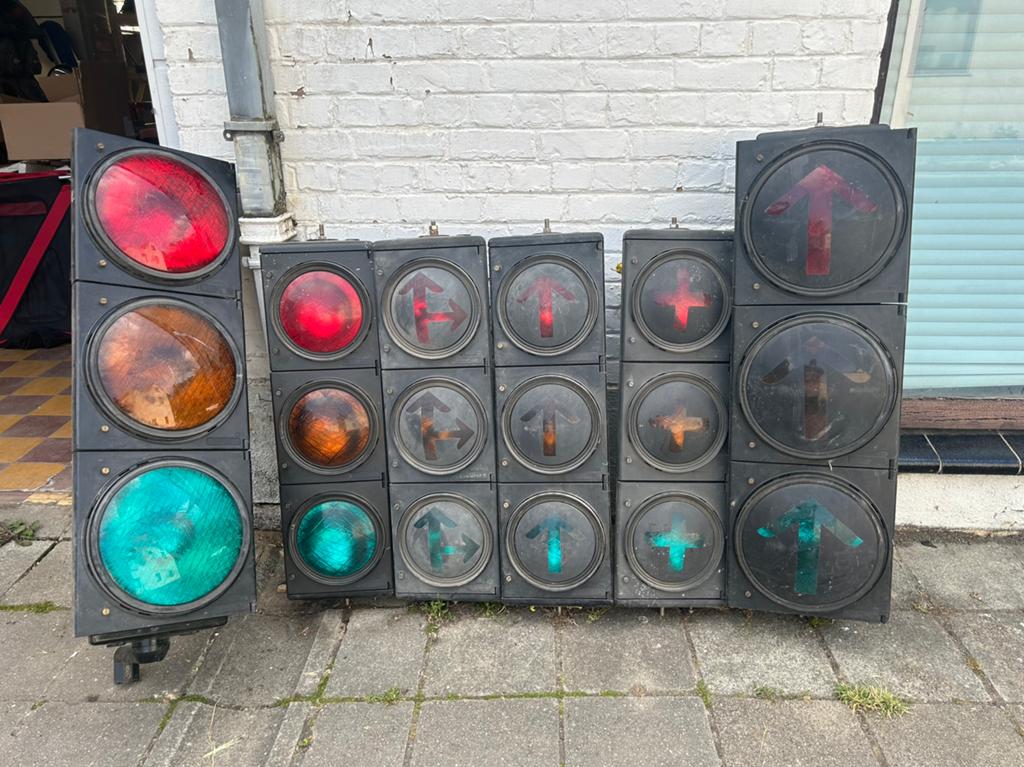 Driekleurige verkeerslichten, voetgangers,..., Ophalen, Zo goed als nieuw