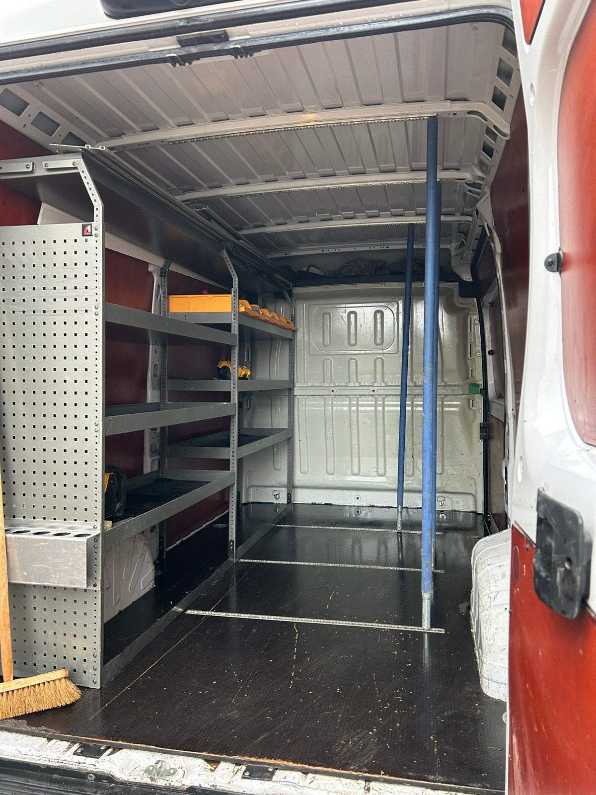 Camionette inrichting te koop