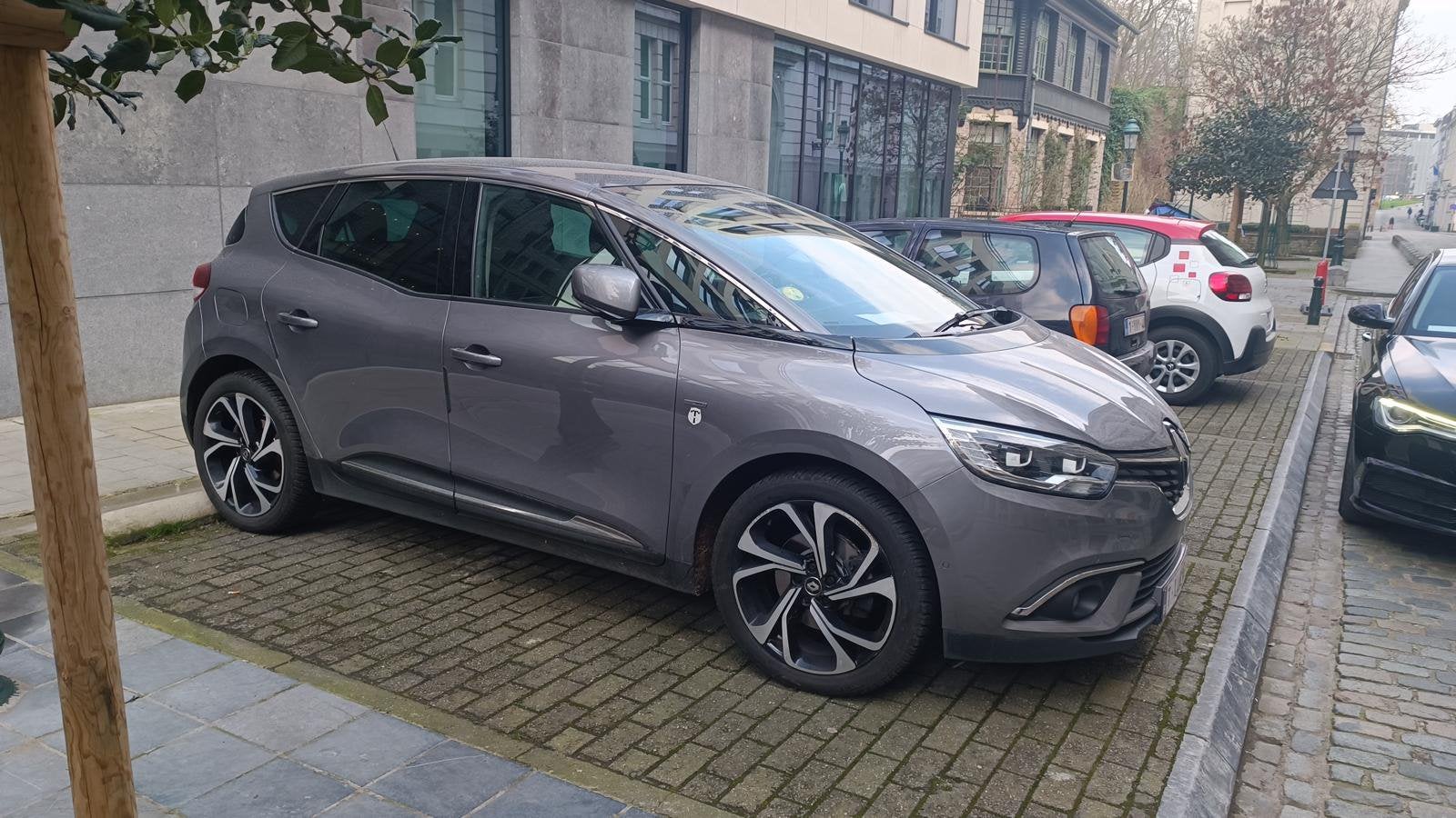 Renault Scenic 1.7 automatique TVA Déductible, Autos, Achat, Euro 6, Diesel, Automatique