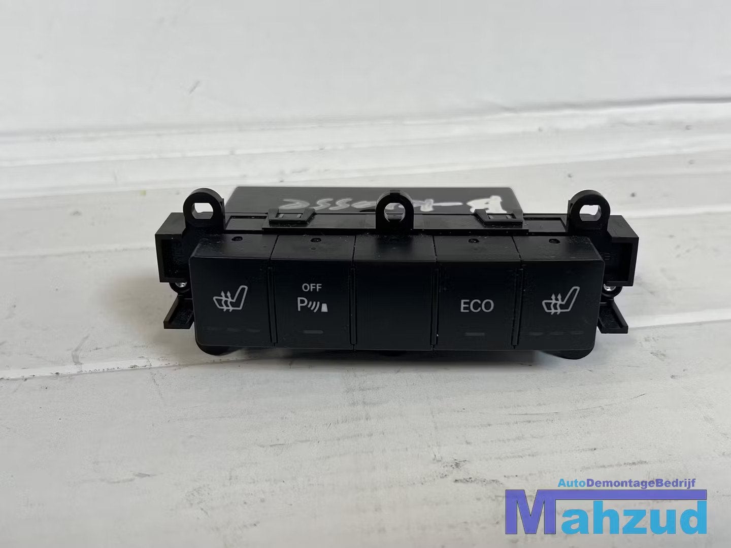 MEREDES B KLASSE W245 Stoelverwarming schakelaar 1698703210, Auto-onderdelen, Gebruikt, Mercedes-Benz AG, Mercedes-Benz, Mercedesstrasse 120
70372  Stuttgart, DE