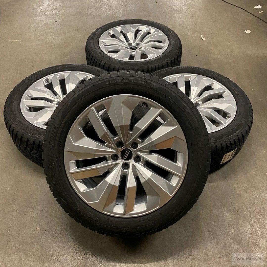 Audi E-Tron SQ8 Bridgestone Blizzak LM001 255/50/R20 109H, Auto-onderdelen, Banden en Velgen, Gebruikt, 255 mm, -, -