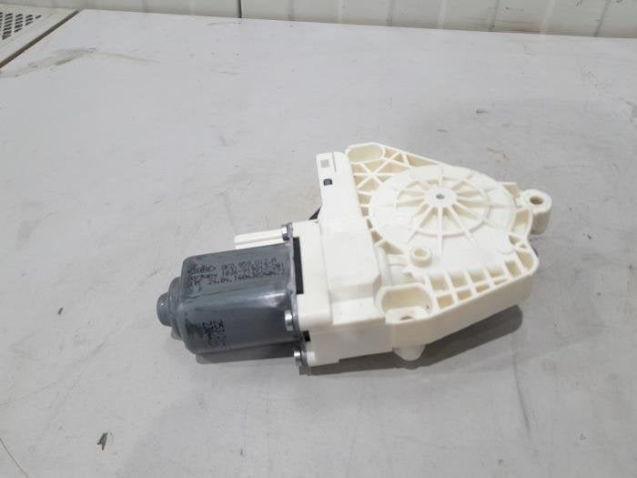 Moteur de vitre portière d'un Audi Q3, -, 3 mois de garantie, Audi, Utilisé