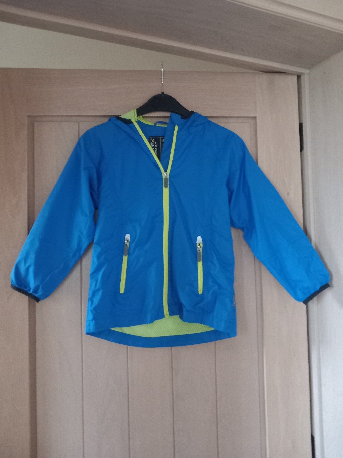 Zomerjas/ regenjas maat 128, Enlèvement, Comme neuf, Garçon, Manteau