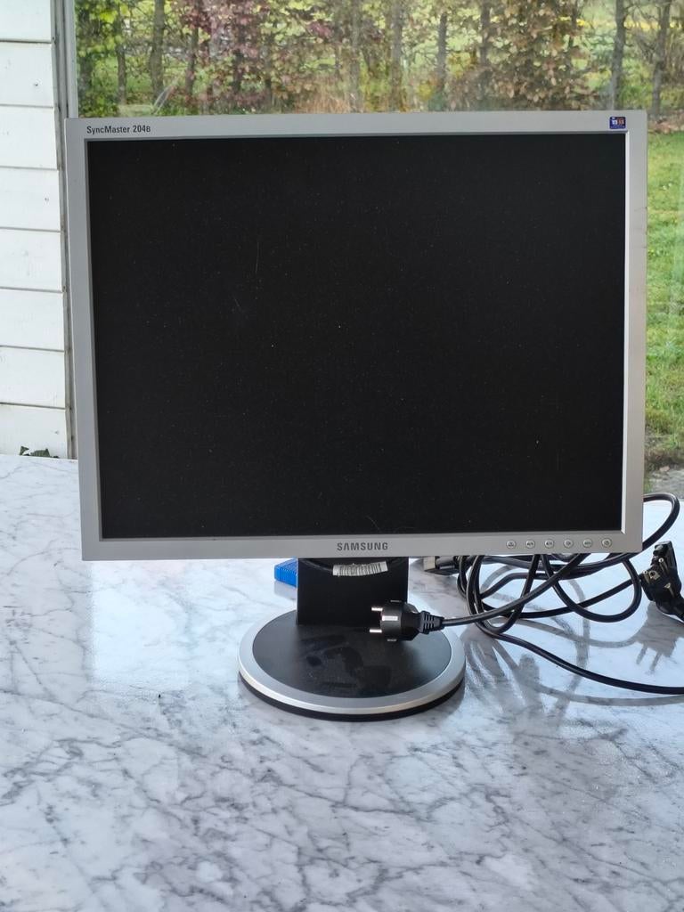 Samsung Syncmaster 204b, Enlèvement