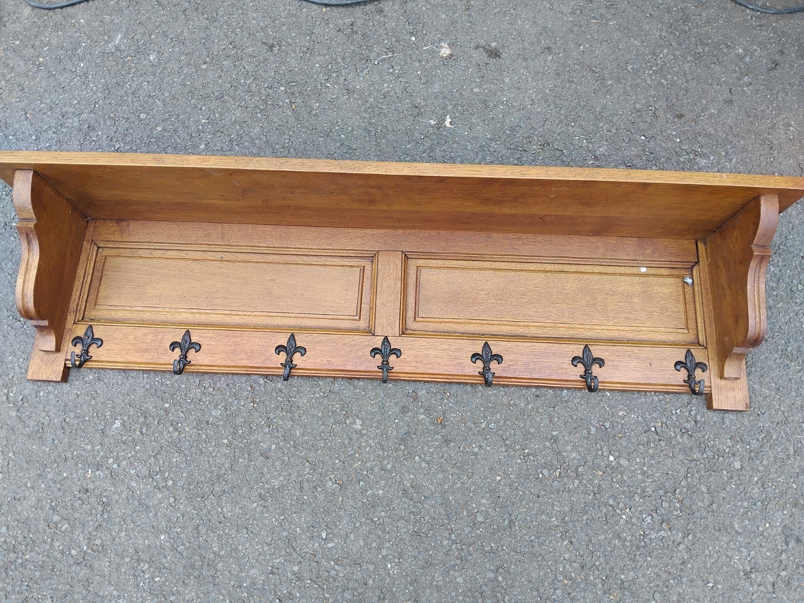 archelle, porte manteaux, Enlèvement