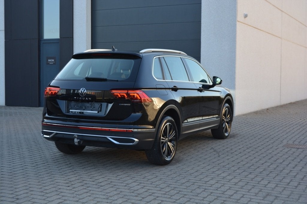 VW Tiguan eHybrid PHEV 245PK - Matrix LED/Leder/Trekhaak, Autos, Volkswagen, Cuir, Achat, 1800 kg, Euro 6