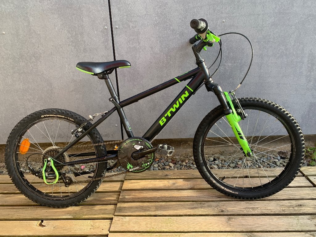 VTT enfant 20 pouces B'TWIN RacingBoy 500, Fietsen en Brommers, Ophalen, Gebruikt, Velgrem, Versnellingen