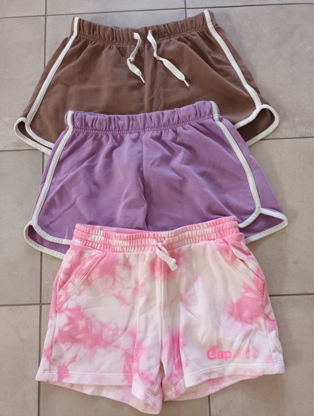 3 shorts en 3 topjes 12-13j, Ophalen