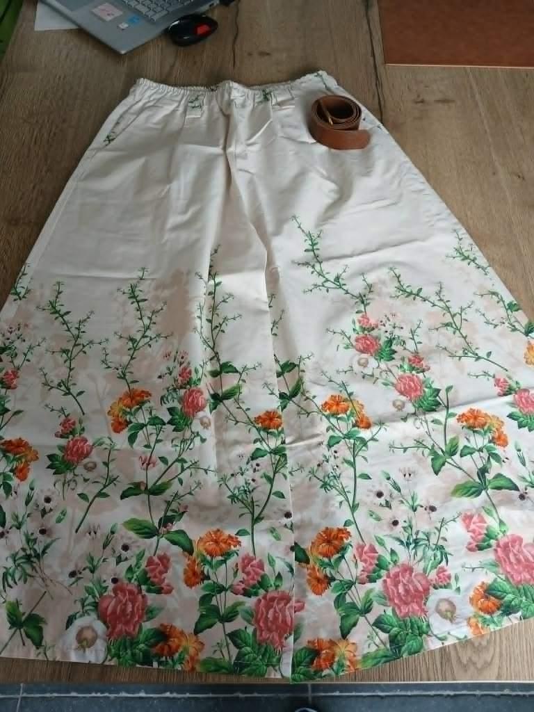 Lichte fleurige zomerbroek, Ophalen of Verzenden, Nieuw, Maat 42/44 (L)