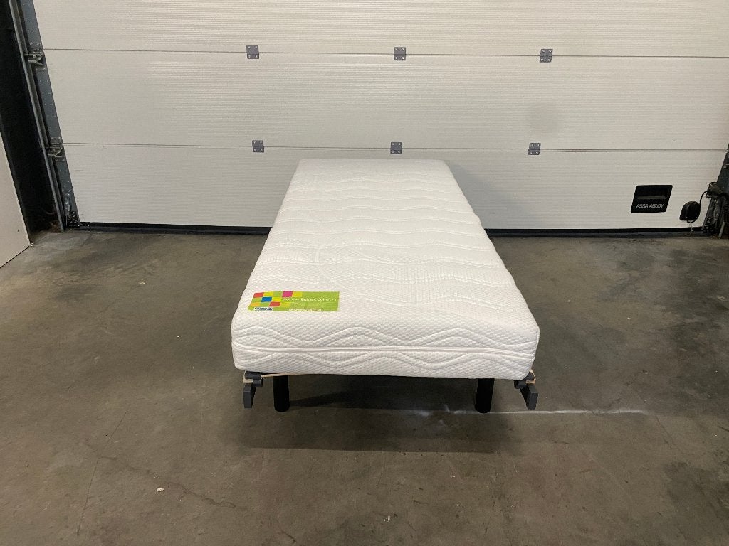 (33) Lattenbodem 90x200 op poten met zijn matras, Ophalen, Zo goed als nieuw, Matras