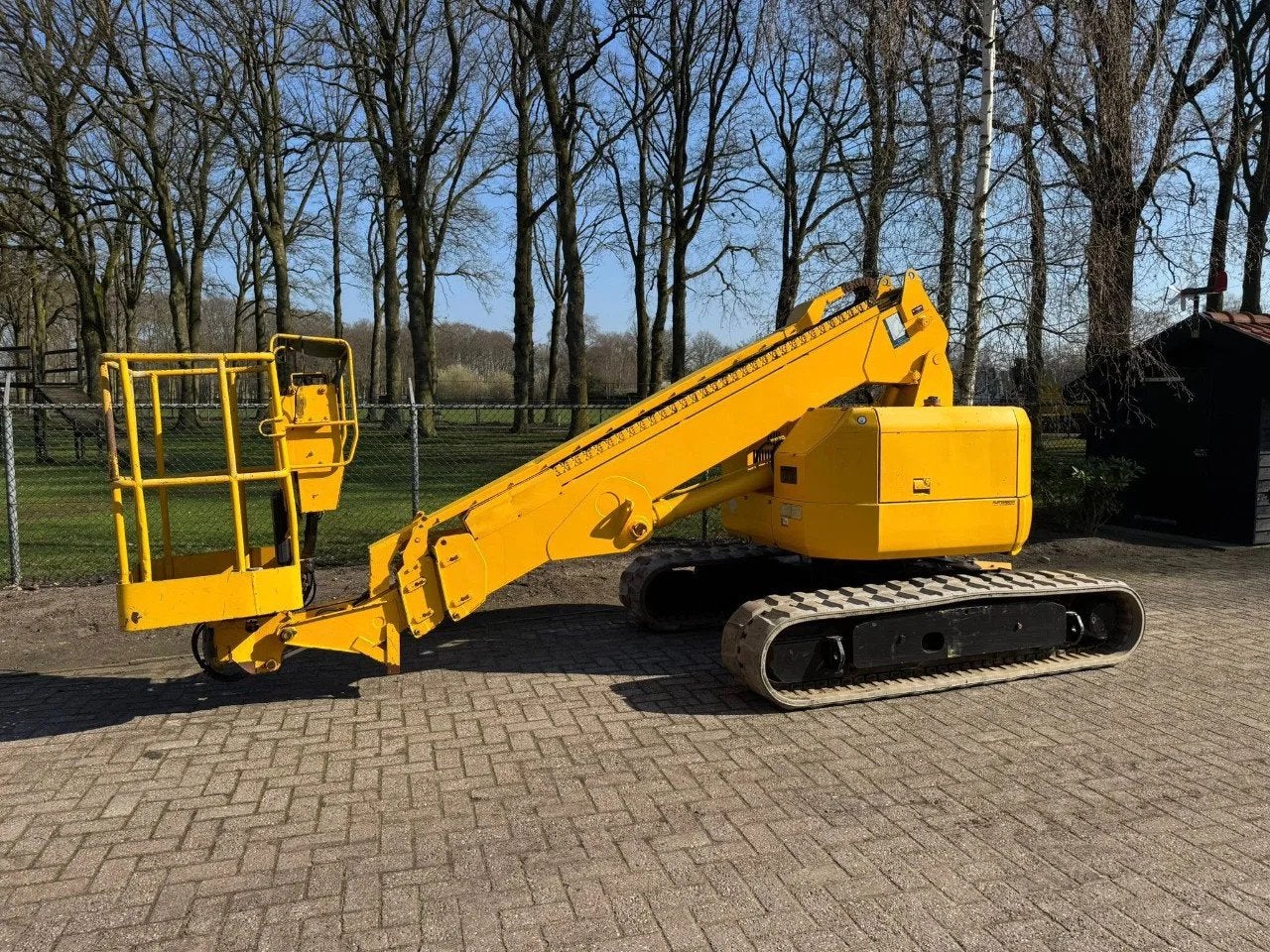 Hitachi HX99B Hoogwerker *Meerdere beschikbaar!, Articles professionnels, Machines & Construction | Ascenseurs, Échafaudages & Échelles