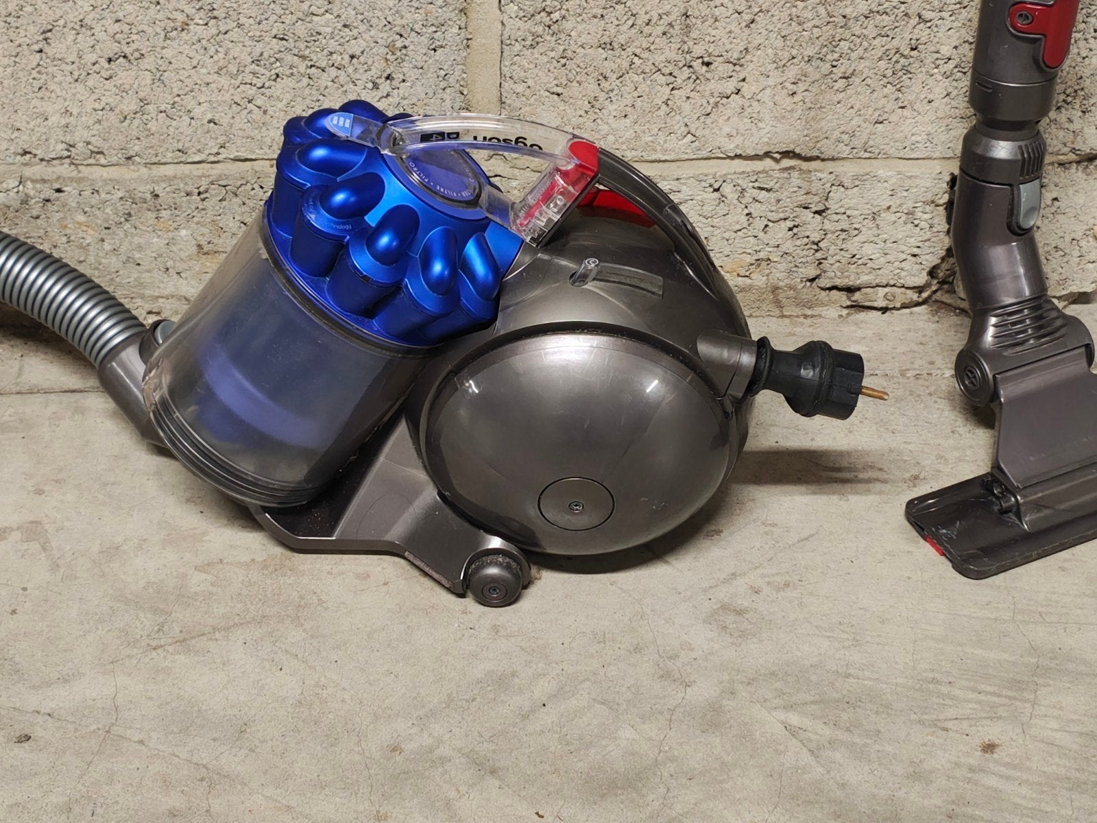 Aspirateur Dyson DC 49 a vendre, Elektronische apparatuur, Stofzuigers, Ophalen, Dyson