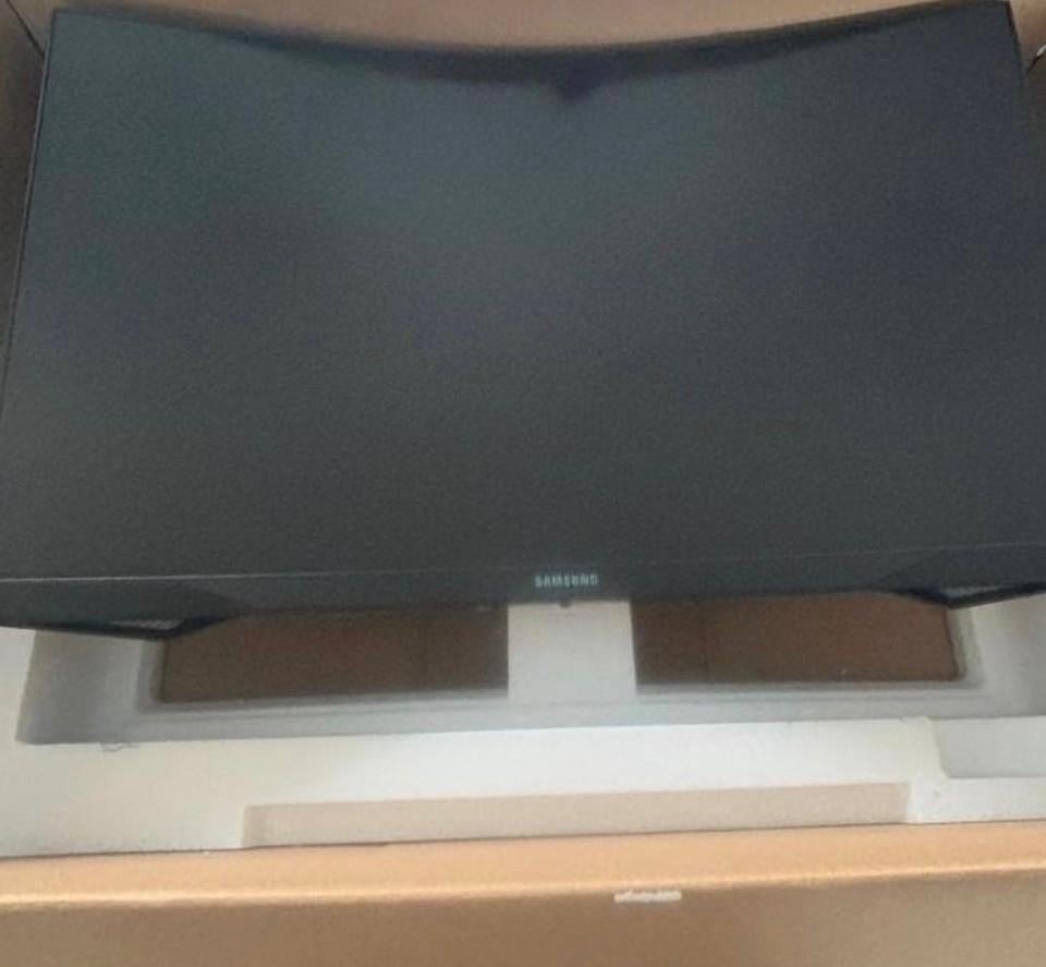 Samsung Odyssey G7 (27 inch) – 240Hz / 1ms / WQHD, Informatique & Logiciels, Moniteurs, Gaming, 1 à 2 ms, VA, Comme neuf