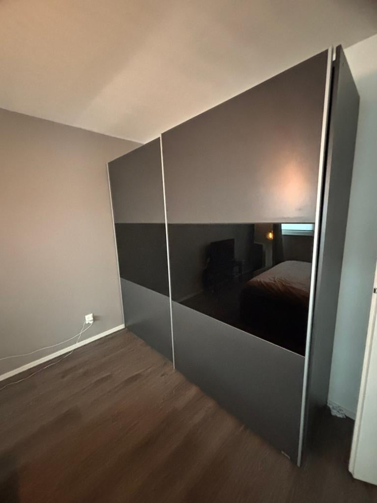 Armoire à portes coulissantes - 215x210x55cm, Avec tablette(s), 200 cm ou plus, Enlèvement, Utilisé