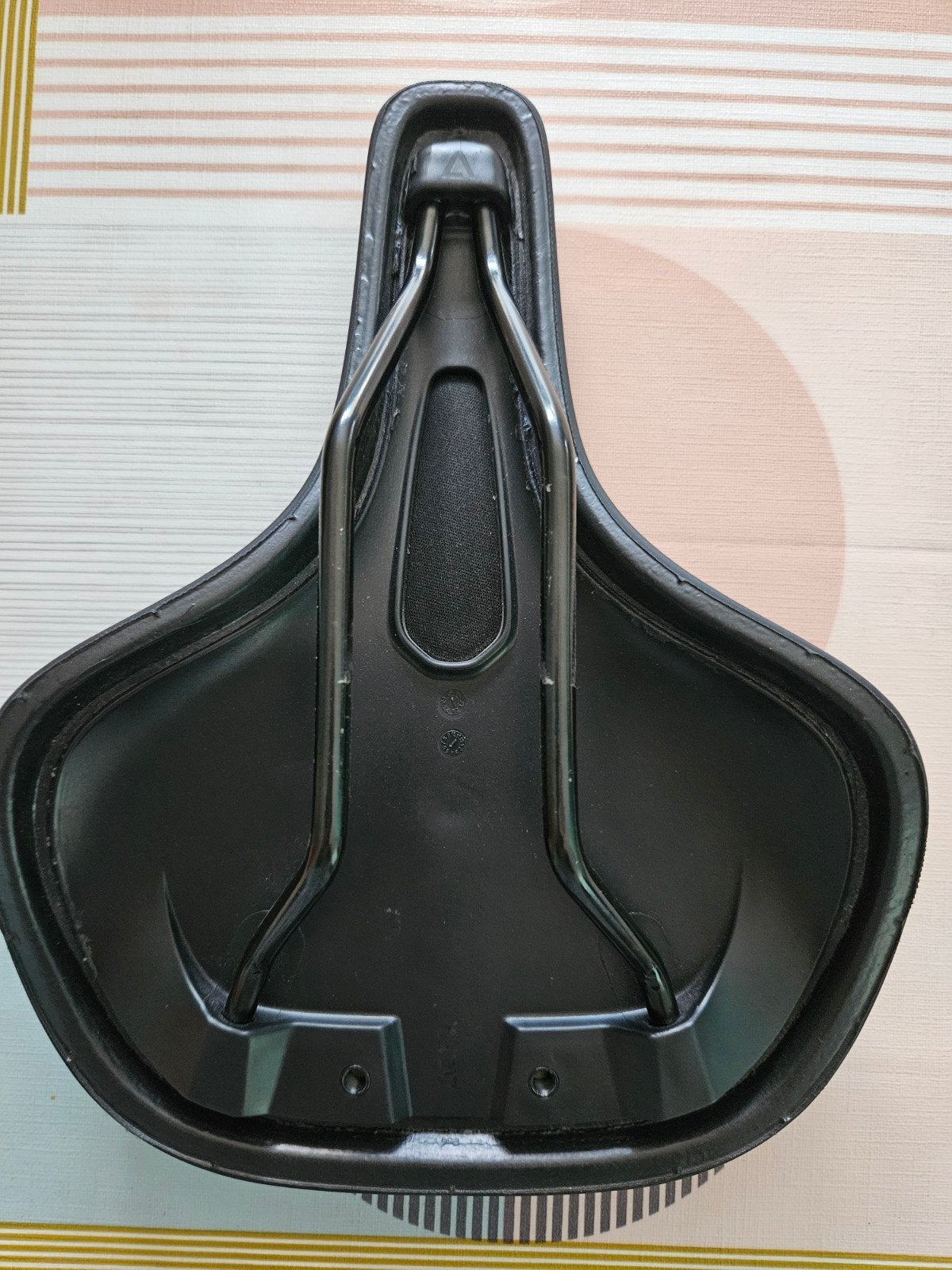 SELLE VÉLO NEUVE, Enlèvement, Selle