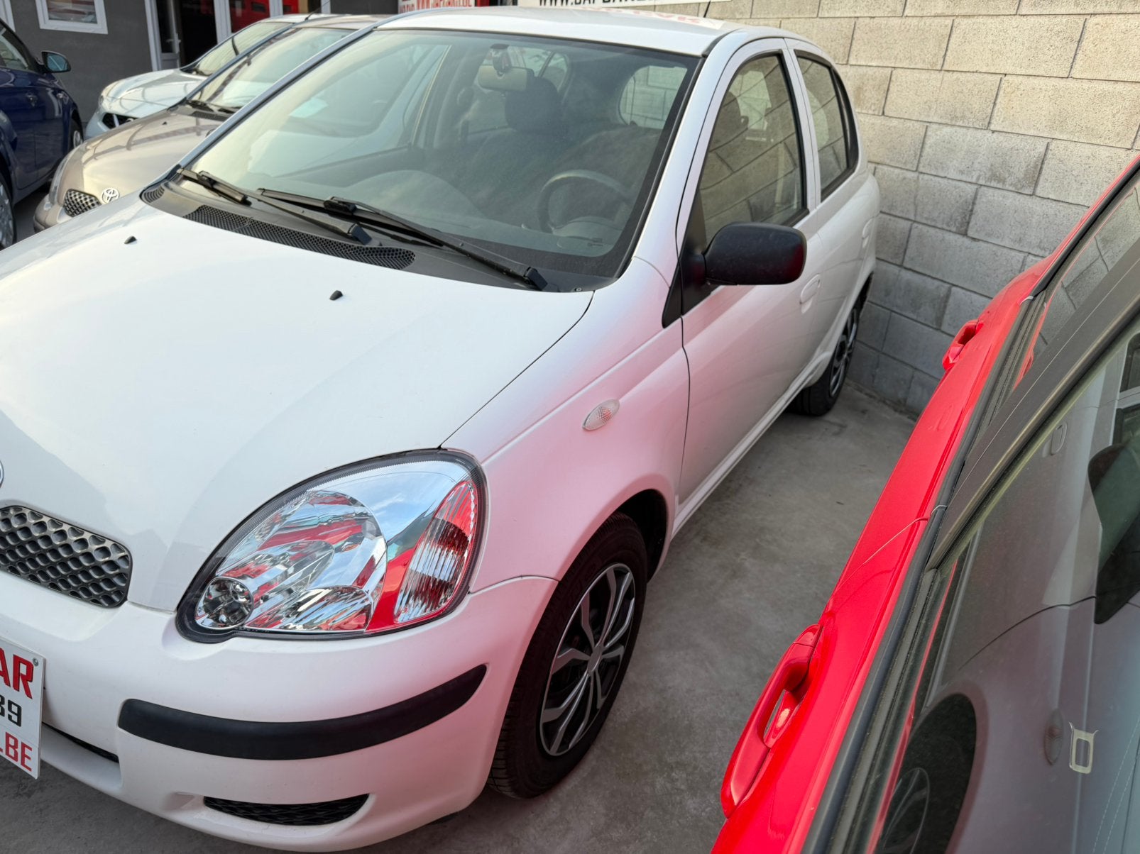 Toyota yaris 1000cc essence clim 5 portes 2003 140.000km, Auto's, 5 deurs, Particulier, Yaris, Te koop