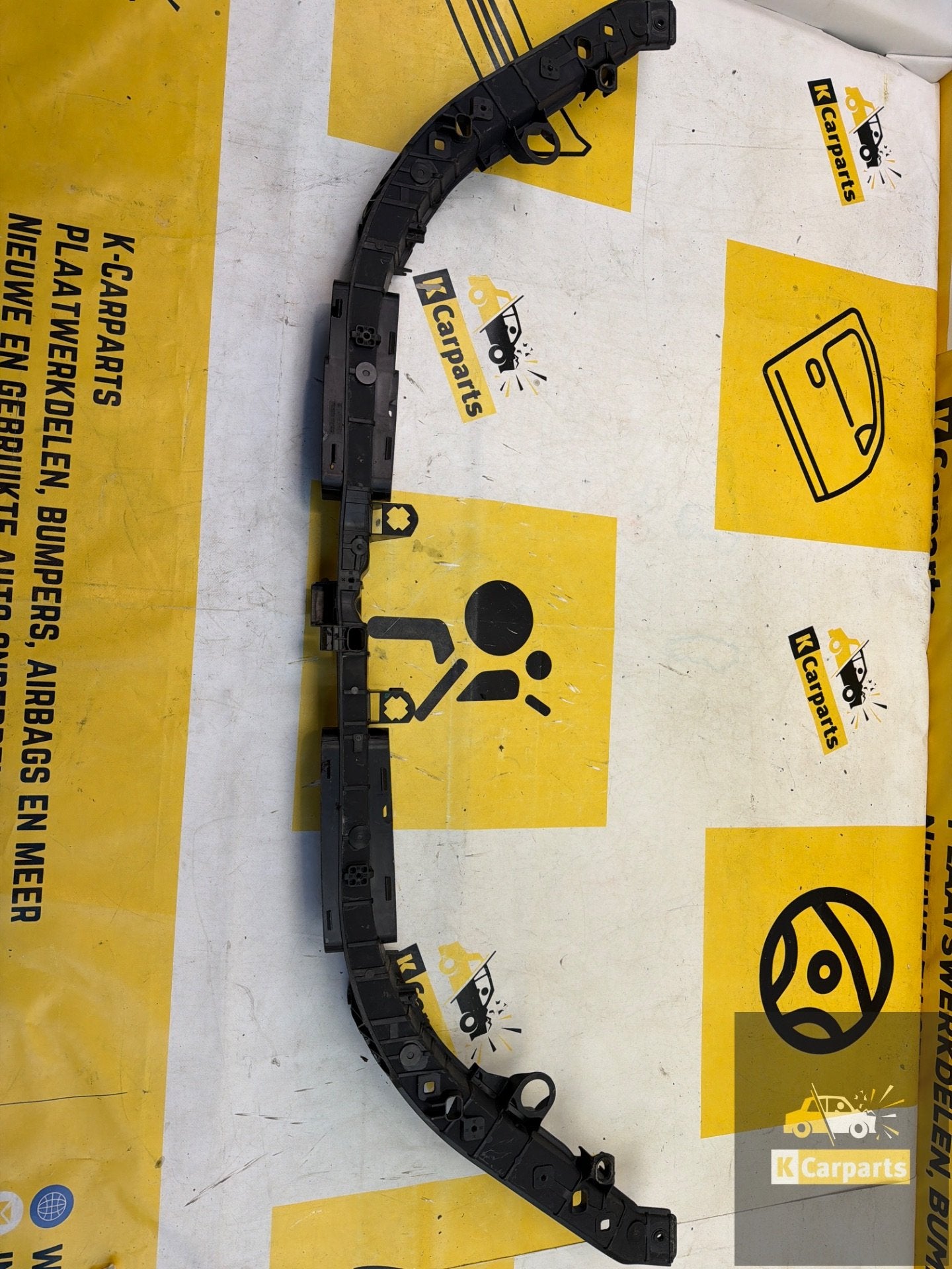 Support de phare avant Mercedes A W177 A1776208000, Mercedes-Benz AG, Mercedes-Benz, Utilisé, Mercedesstrasse 120
70372  Stuttgart, DE