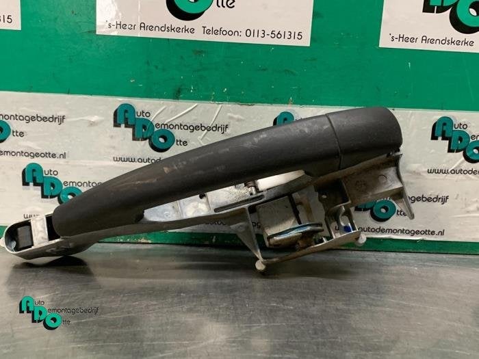 Poignée portière 4portes avant droite d'un Peugeot 208 (20, -, 3 mois de garantie, Utilisé, -