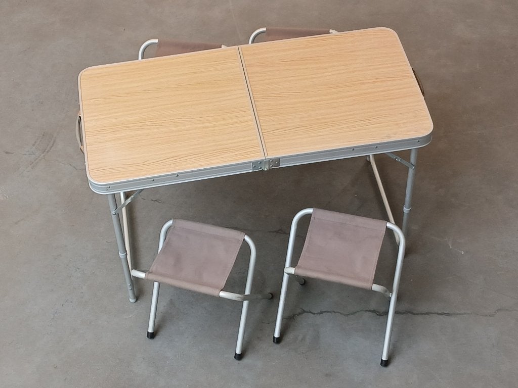 table de camping avec sièges, Caravanes & Camping, Meubles de camping, Enlèvement, Comme neuf, Table de camping