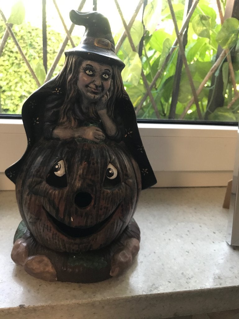 Beeld van Heks op pompoen (sfeerlichtje), Ophalen of Verzenden, Zo goed als nieuw, Fantasy