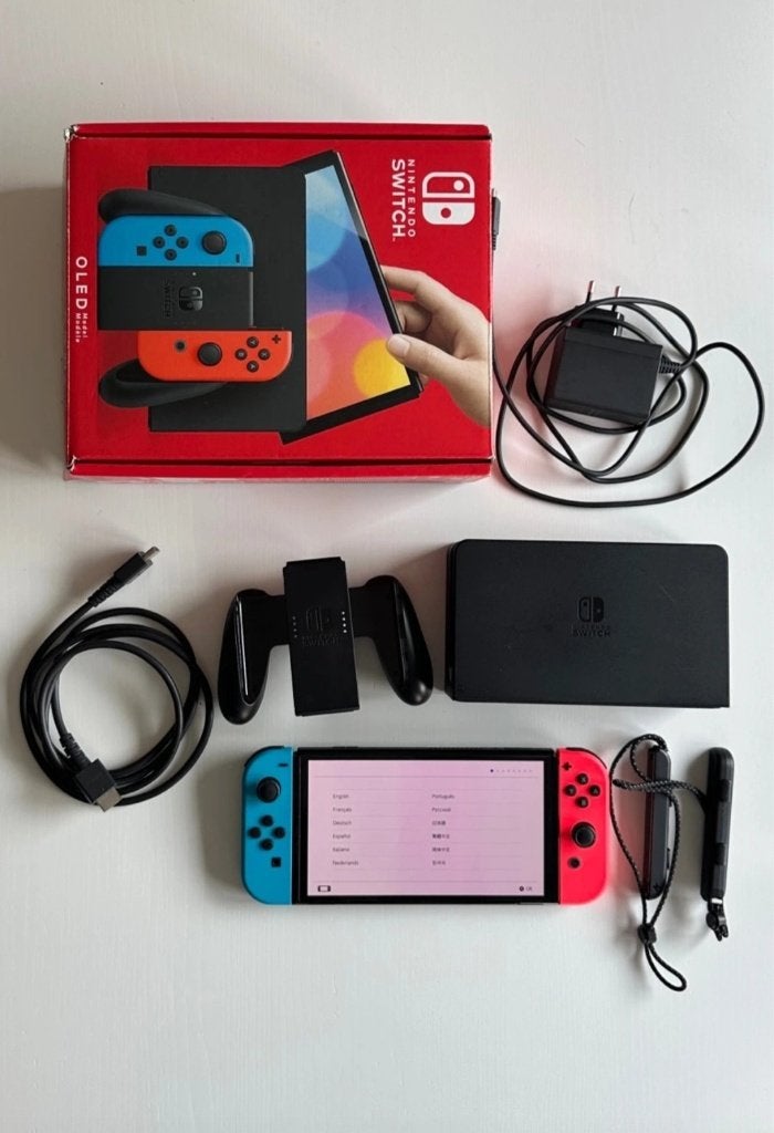 Nintendo Switch OLED, Enlèvement ou Envoi, Comme neuf, Avec 2 manettes, Switch OLED