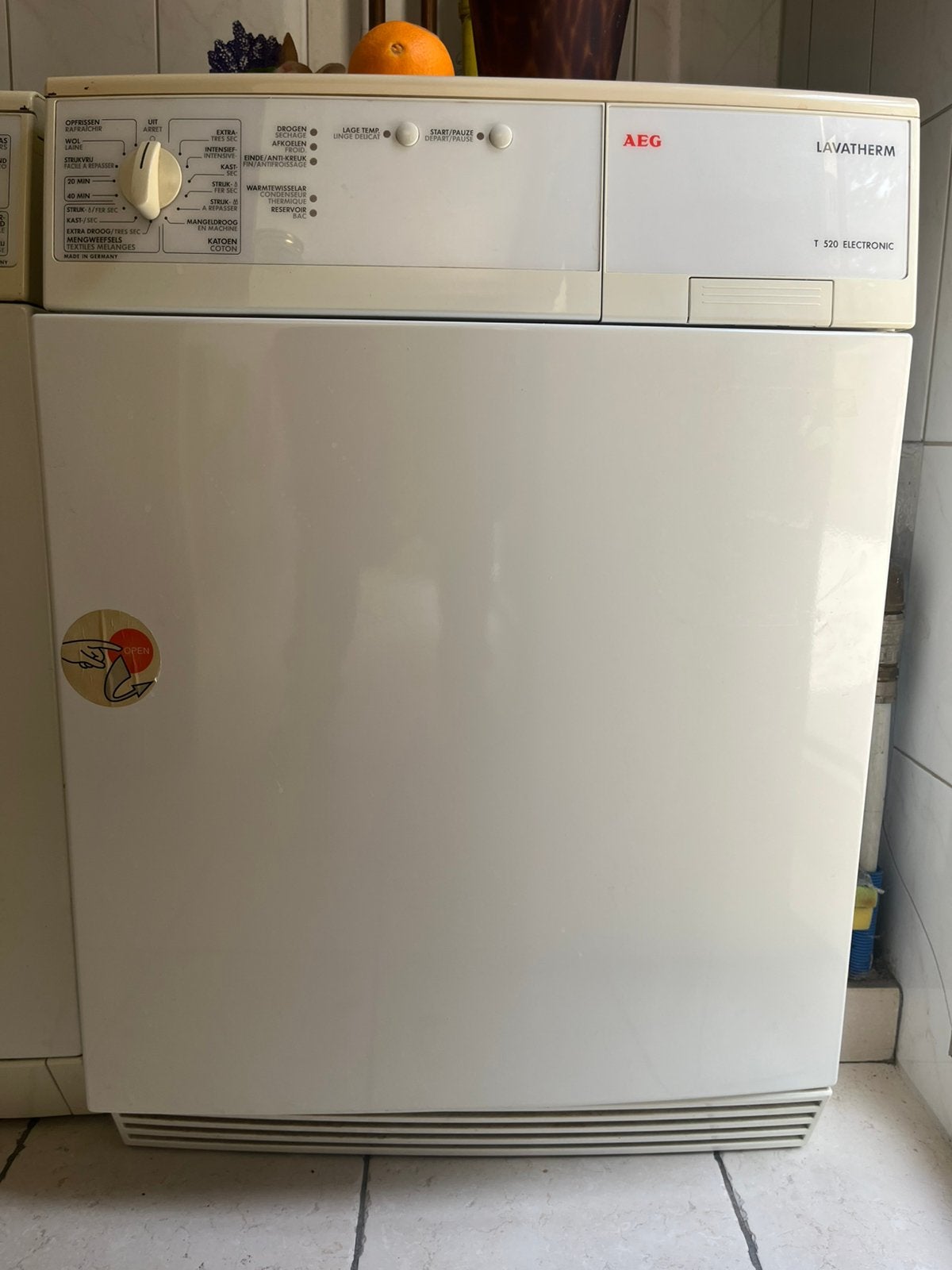 Condensdroogkast AEG Lavatherm T520, Elektronische apparatuur, Droogkasten, Ophalen, Gebruikt, 4 tot 6 kg, Voorlader