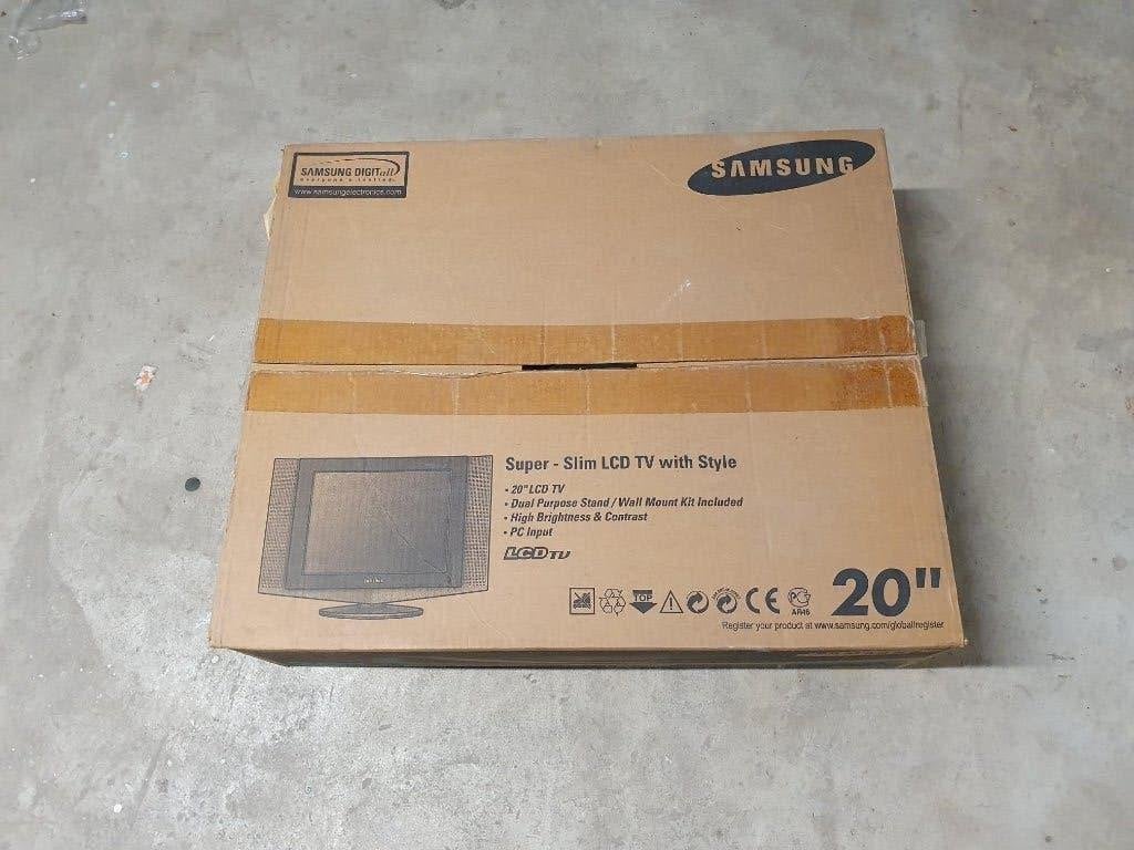 TV + Moniteur LCD Samsung 20 pouces à donner, Audio, Tv en Foto, Ophalen, Gebruikt, 50 Hz, Samsung