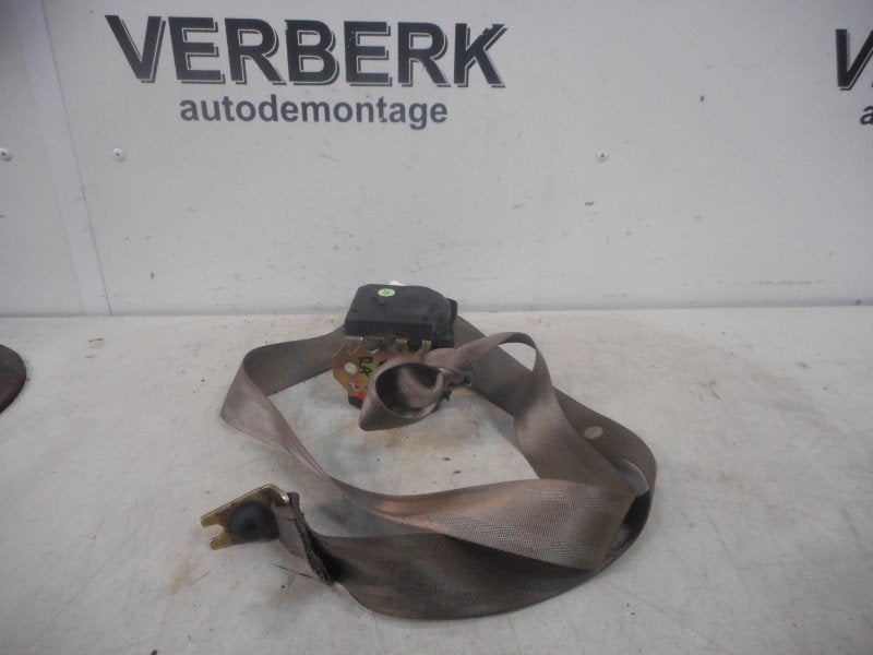 CEINTURE DE SECURITE ARRIERE DROITE XK 8 Convertible, Postoffice@zf.com, Löwentaler Straße 20
88046  Friedrichshafen, DE, Utilisé