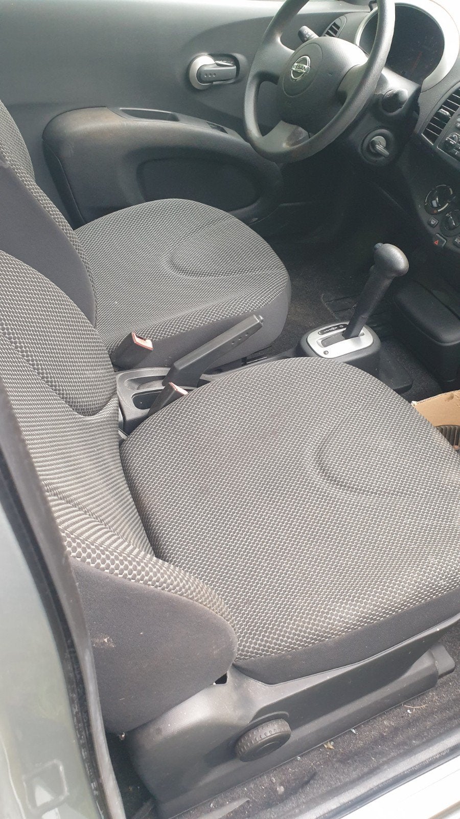 Intérieur pour nissan micra, Enlèvement