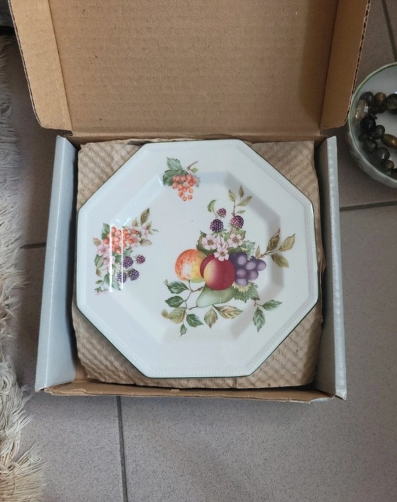 Set salade- of dessertbordjes& kommetjes johnson bros., Overige merken, Keramiek, Landelijk/Boerenbont, Nieuw