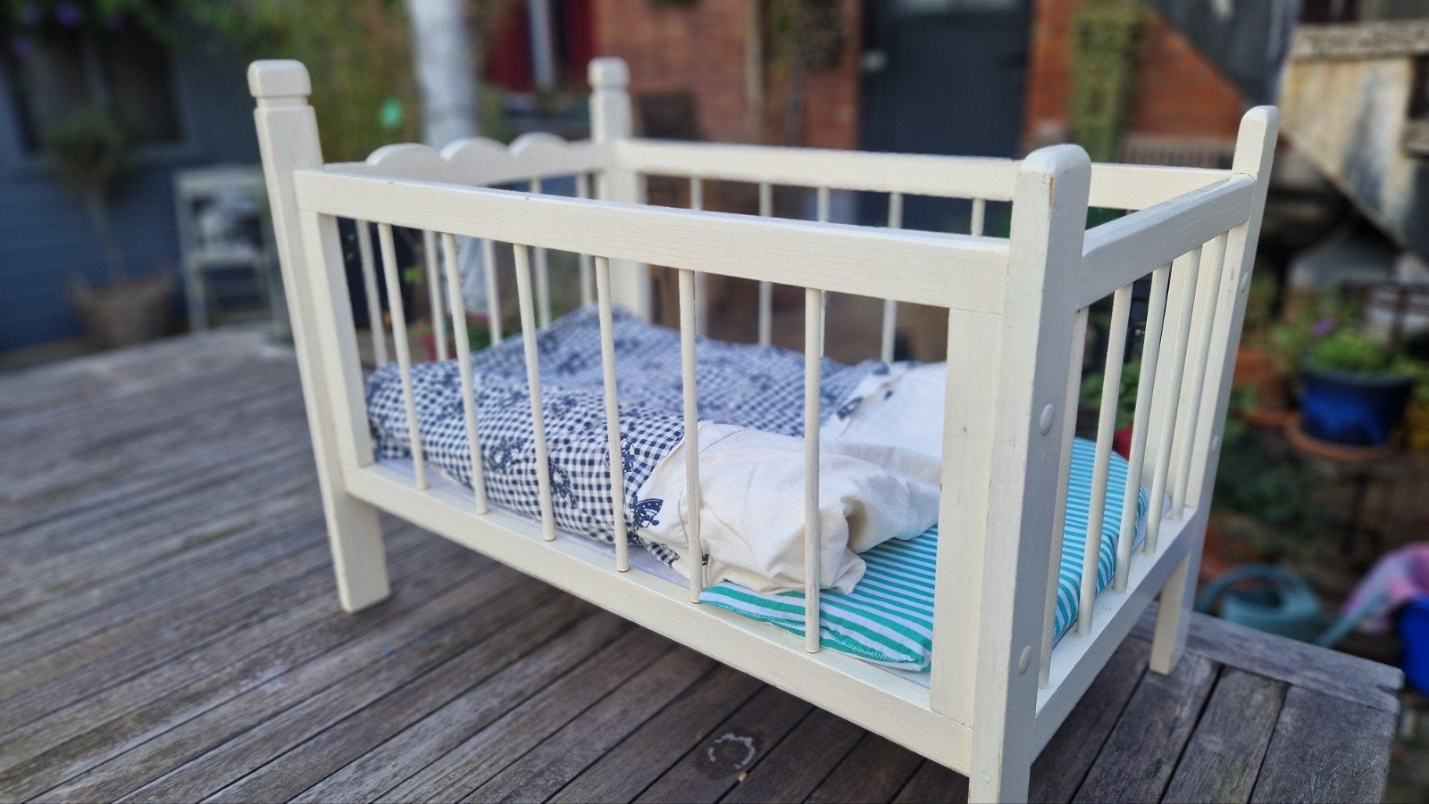 Leuk groot vintage houten poppenbed ( 68 cm - 40 cm), Kinderen en Baby's, Ophalen, Gebruikt, Overige typen