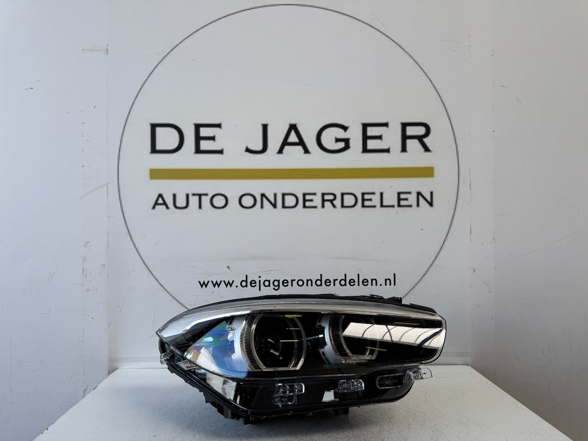 Phare avant droit Full LED noir pour BMW S rie 1 F20 F21 LCI, Petuelring 130
80788  Munich, DE, Info@bmw.de, Utilisé, BMW