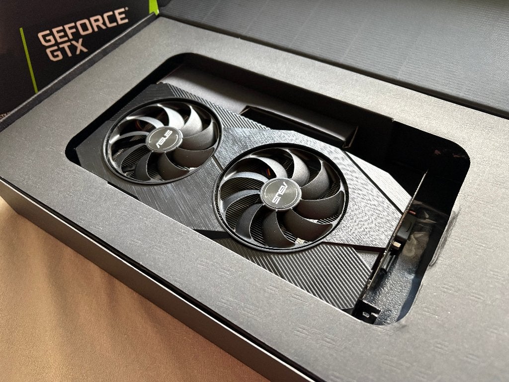 Asus Nvidia Geforce GTX 1660 Super, Computers en Software, Ophalen, GDDR6, HDMI, Zo goed als nieuw