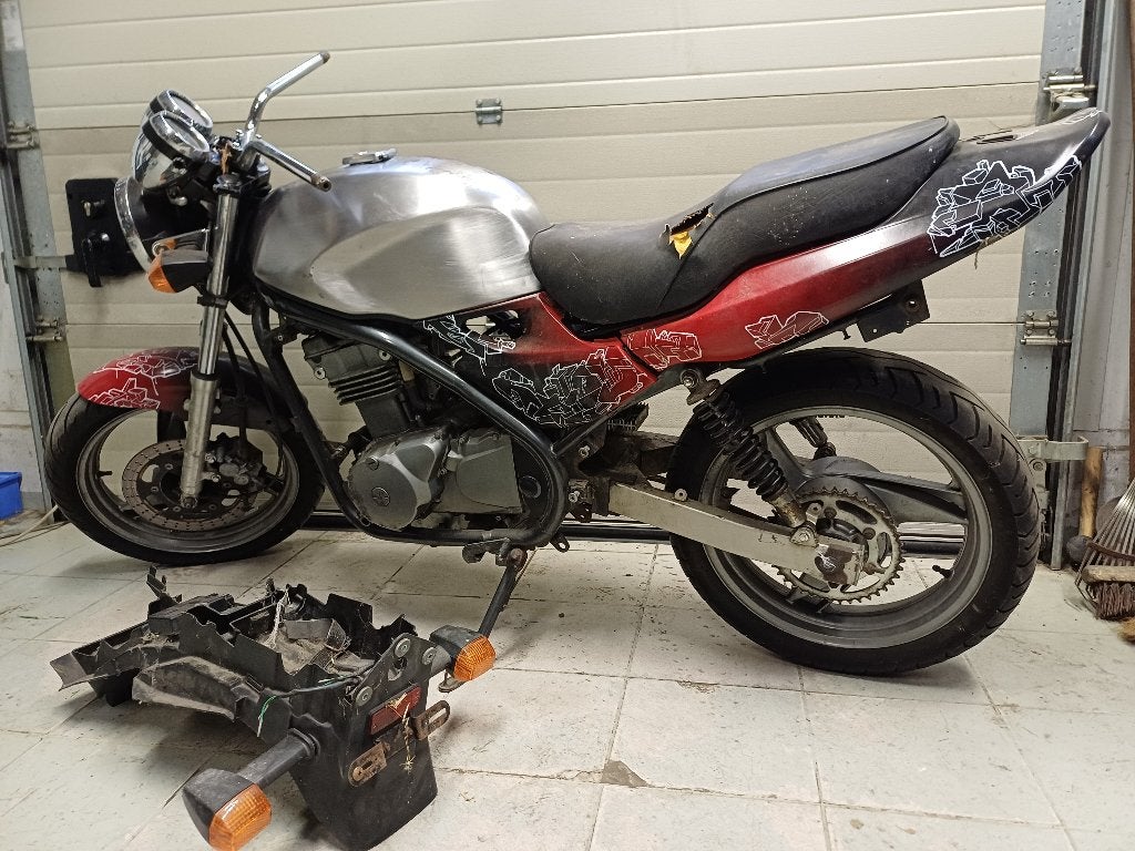 kawasaki er5 voor onderdelen of opmaak, Motoren, 2 cilinders, 500 cc, Naked bike, Gebruikt