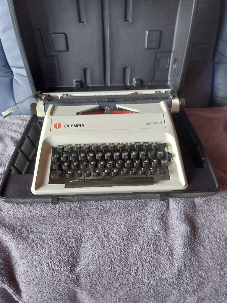 Vintage typmachine, Olympia, Carina 3,  perfect werkend, Divers, Enlèvement, Comme neuf