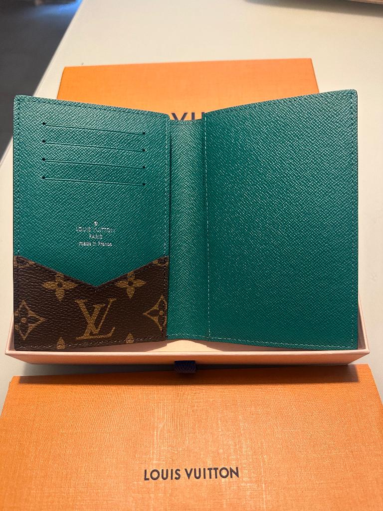Louis vuitton Pasport cover, Bruin, Nieuw, Leder, Ophalen