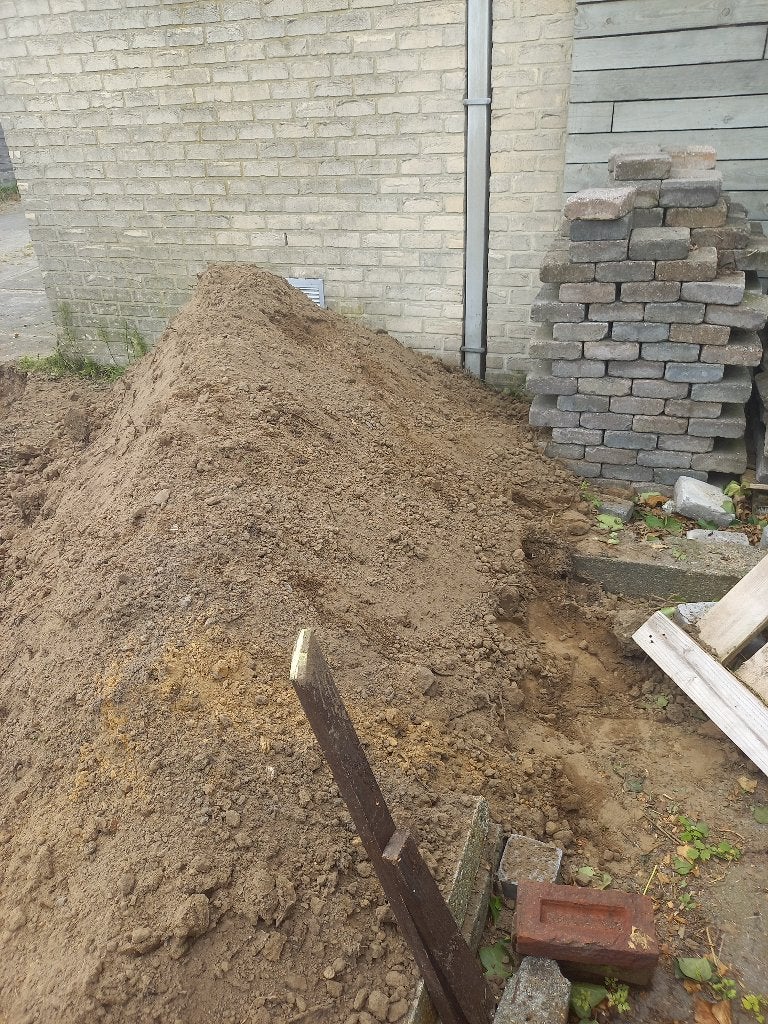 Gratis tuinaarde tuingrond + frambozenplant, Jardin & Terrasse, Terre & Fumier, Enlèvement, Terre pour jardin