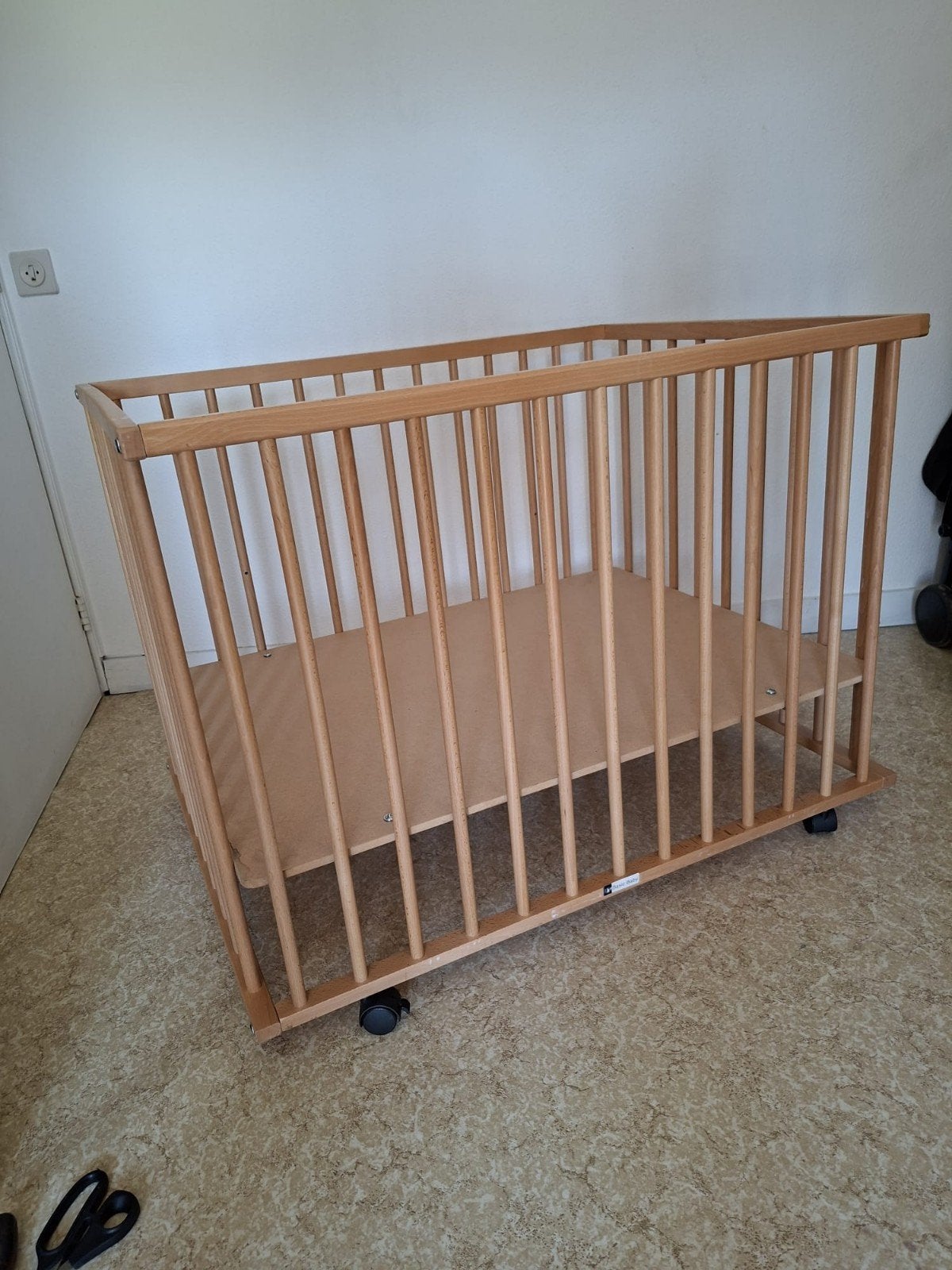 Houten Babypark / Box op Wieltjes – In Hoogte Verstelbaar, Ophalen, Zo goed als nieuw, Rechthoekig, In hoogte verstelbaar