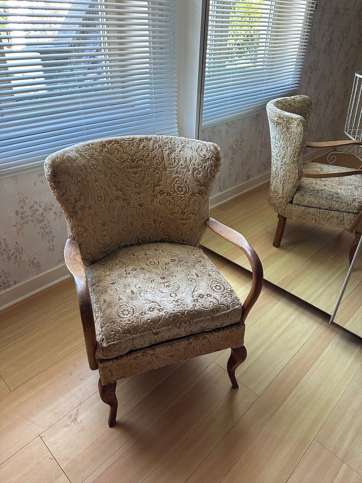 Fauteuil vintage velours beige doré, Maison & Meubles, Moins de 75 cm, Vintage, Bois, Enlèvement