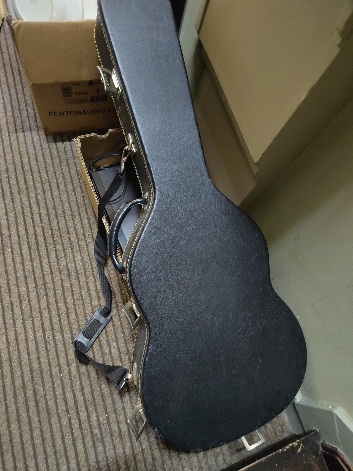 Gitaarkoffer voor klassieke of flamenco gitaar., Muziek en Instrumenten, Ophalen