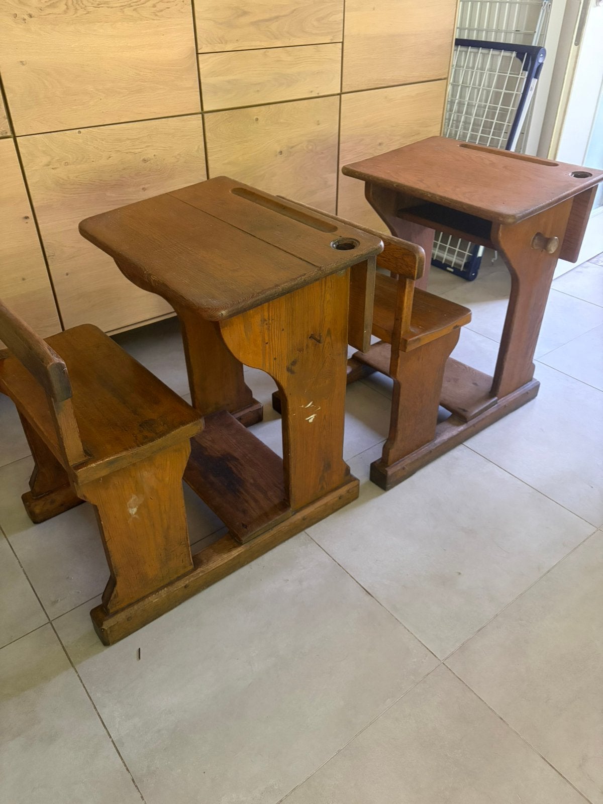 2 antieke bureautjes, Ophalen