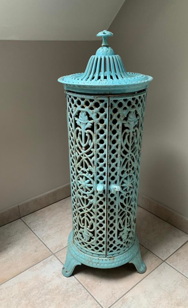 Originele gietijzeren potkachel 19de eeuws Godin, Ophalen, Gebruikt, Vrijstaand, Potkachel