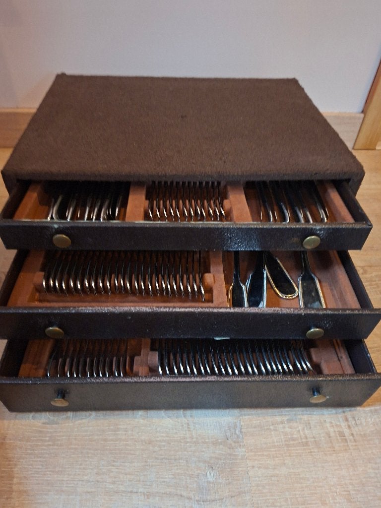 Ménagère 12 personnes Jean Couzon 102 pièces, Maison & Meubles, Set de couverts, Enlèvement, Utilisé, Inox ou Chrome
