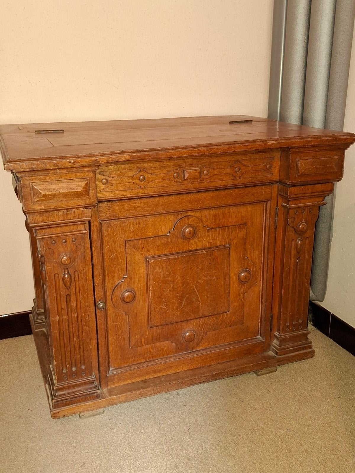 Ancien coffre / meuble de rangement en chêne massif, Enlèvement